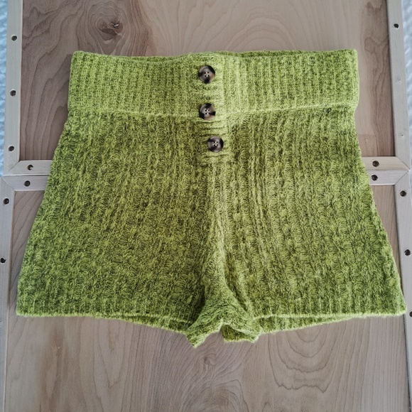 URBAN OUTFITTERS Out From Under Hayden Cable Knit Short - NWT (M) - Picture 2 of 12